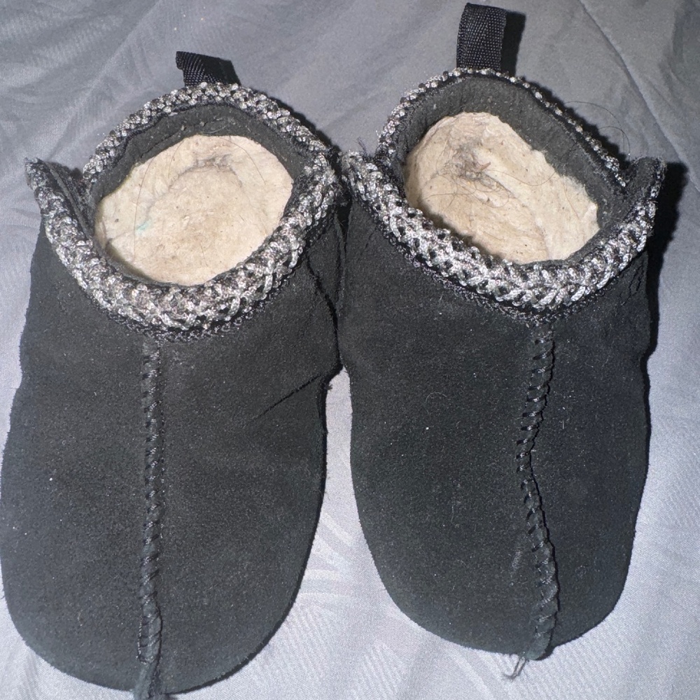 Tasman Slipper Size 4/5